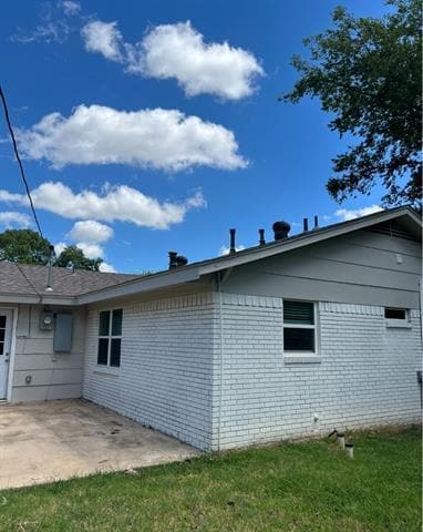 Building Photo - 504 Town N Dr