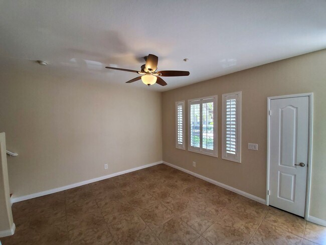 Building Photo - 2175 Condor Dr