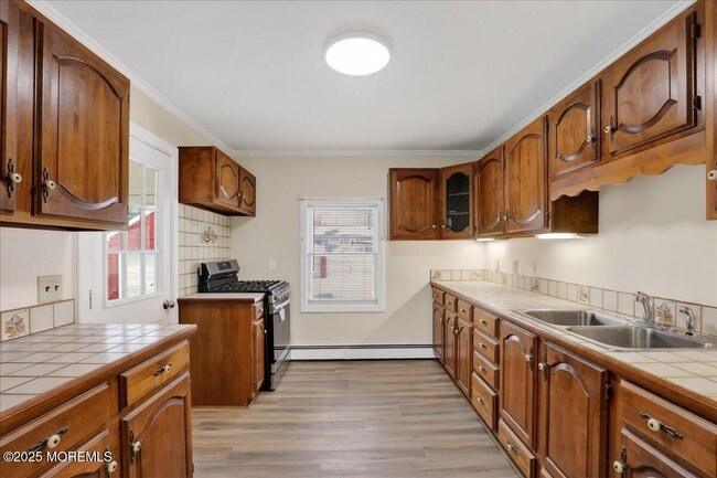 Building Photo - 28 Sedgwick St