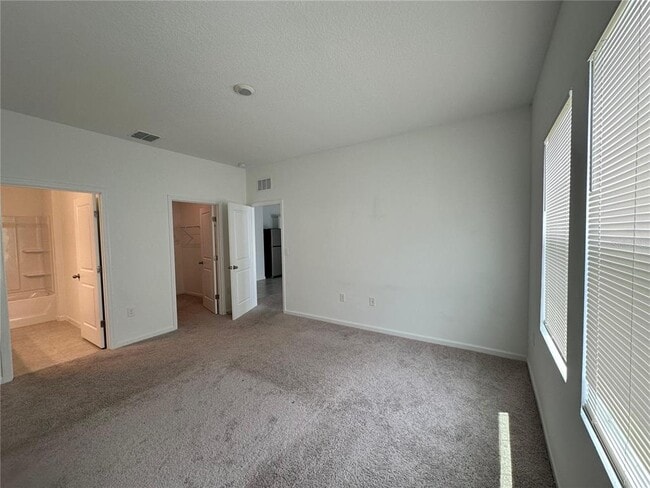 Building Photo - 545 Hennepin Lp