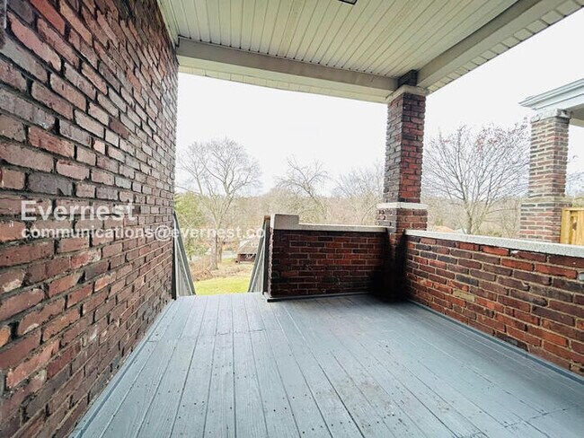 Building Photo - 763 Shaw Ave