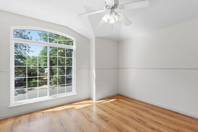 Building Photo - 1310 Strickland Dr