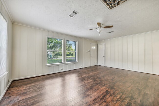 Building Photo - 809 Chestnut St