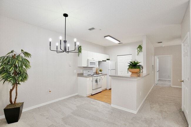 Building Photo - Crescent Place 26-100