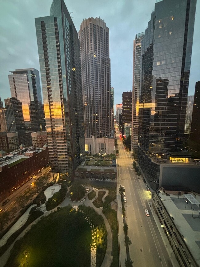 Building Photo - 514 N Peshtigo Ct