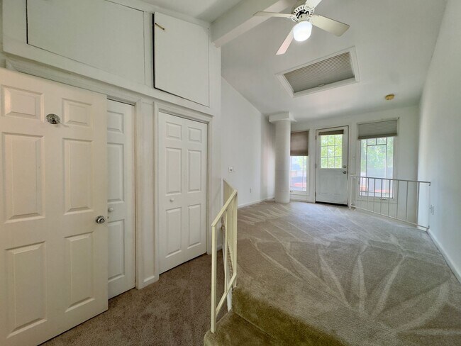 Building Photo - Charming 1 Bedroom Townhome ~ Ridgely's Delight