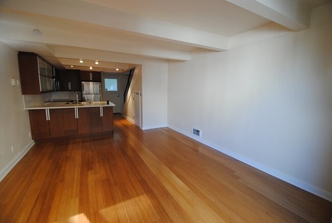 Building Photo - 39 Etruria St