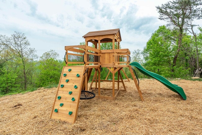 Building Photo - 36 Randall Dr