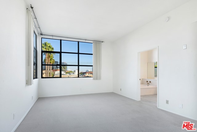 Building Photo - 11636 Montana Ave