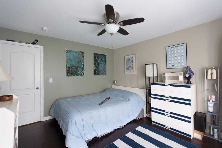 Bedroom 1 - 3000 Golden Rd