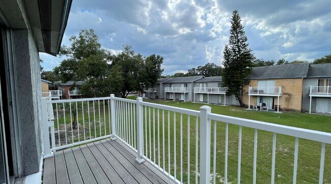 Building Photo - Stylish Remodeled 1BR Condo with Pool & Low HOA – Ideal Winter Park Investment