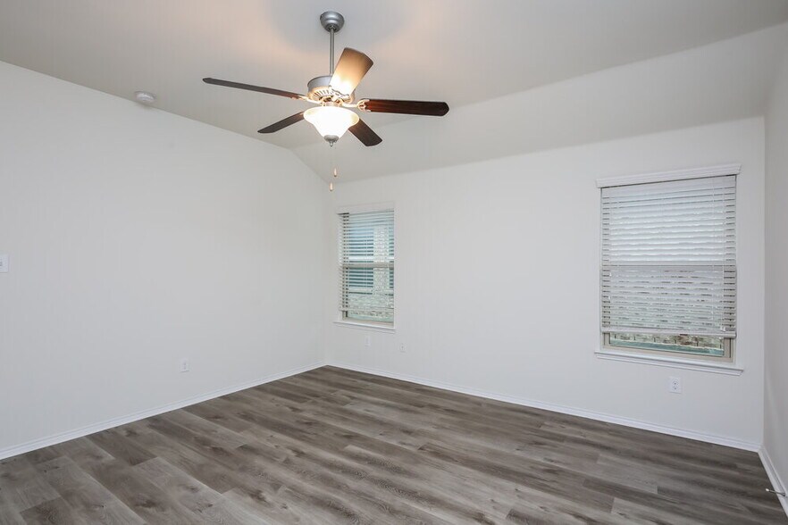 Building Photo - 625 Saguaro Dr