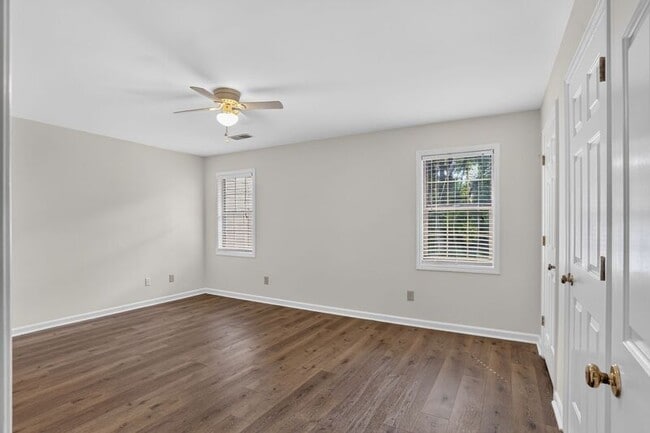 Building Photo - 1055 Westfield Trace