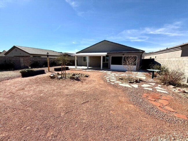 Building Photo - Beautiful 2023 Build | 3 Bed, 2 Bath | Solar + Premium Upgrades | Landscaping Included