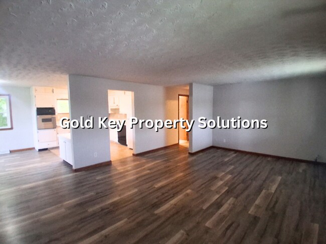 Building Photo - 1902 Rosemont Ave