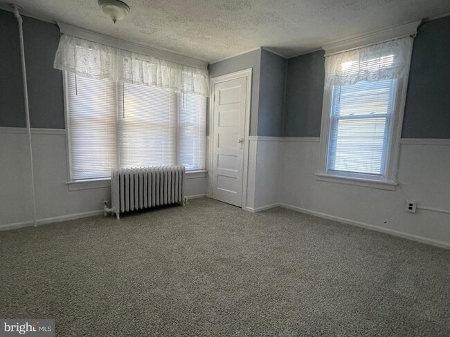 Building Photo - 6732 Maple Ave