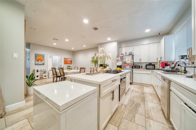 Building Photo - 7606 Portal Dr