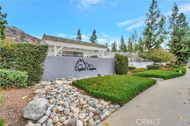 Building Photo - 290 Spruce Ct