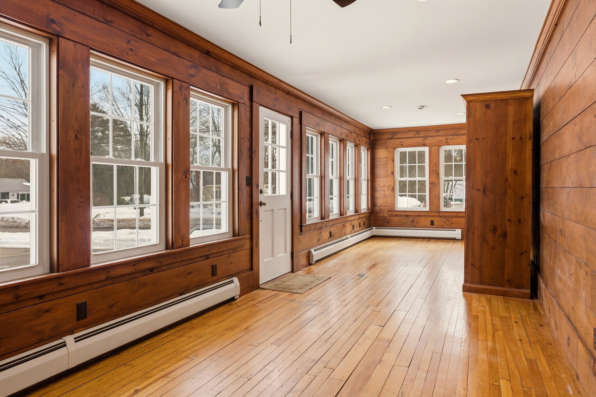 Building Photo - 113 Railroad Ave