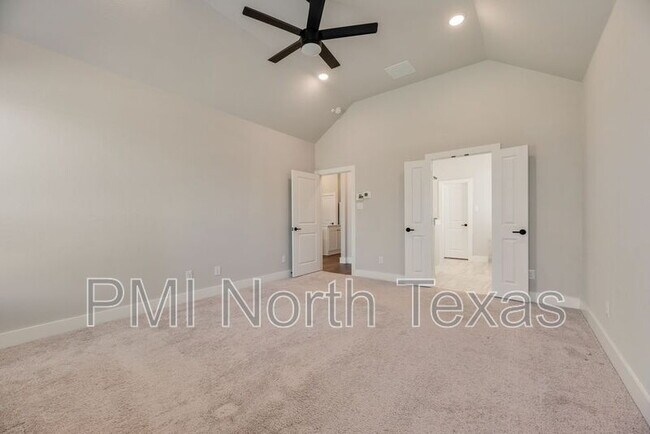 Building Photo - 6237 White Creek Drive