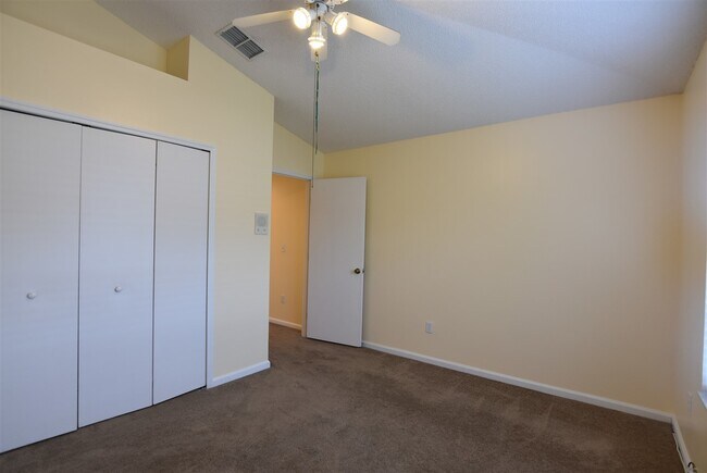 Building Photo - 3br 2.5ba townhome in GATED COMMUNITY of Cypress Lake in Kissimmee!!