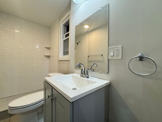 Building Photo - 145 Division St