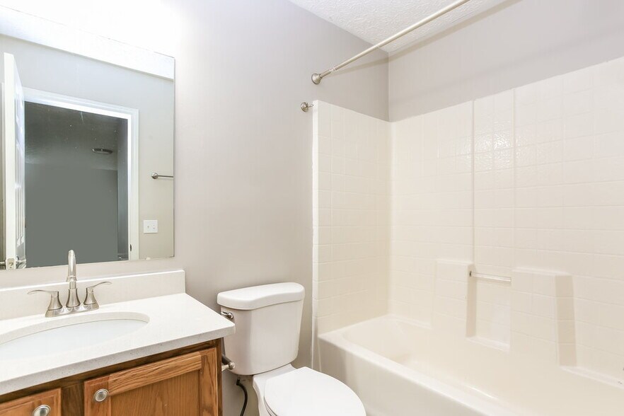 Building Photo - 6245 Jolliff St