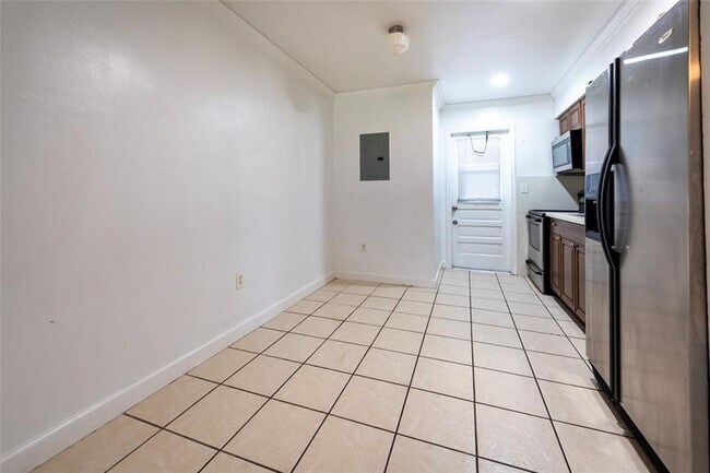 Building Photo - 6170 SW 43rd St