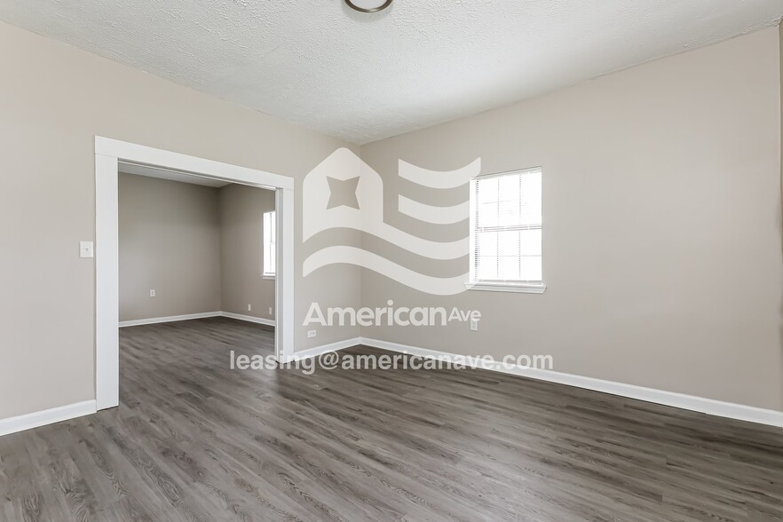 Building Photo - 335 Dewitt Ave