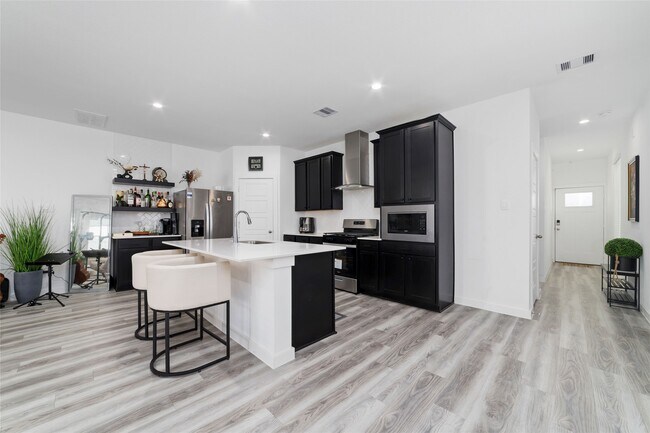 Building Photo - 12315 Churchill downs Dr