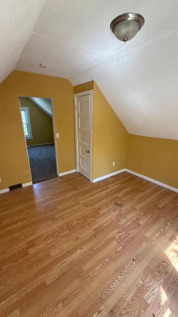 Building Photo - Single Family Home