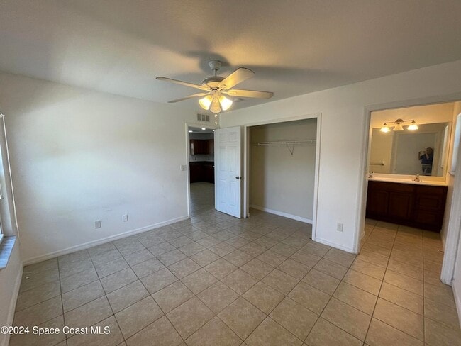 Building Photo - 1000 Dames Ct