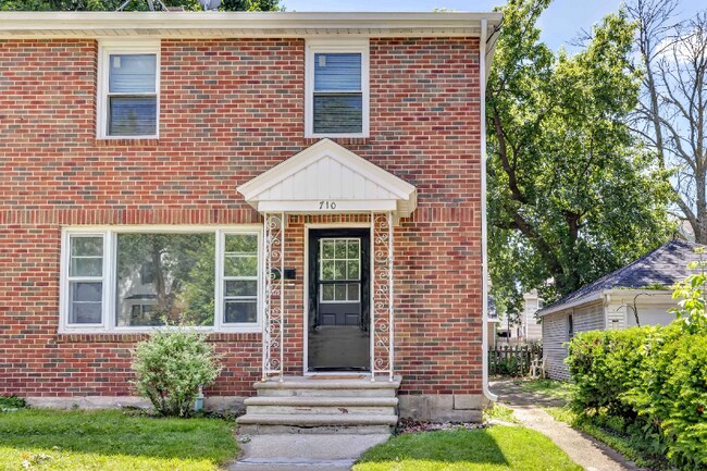Building Photo - 710 Grignon St