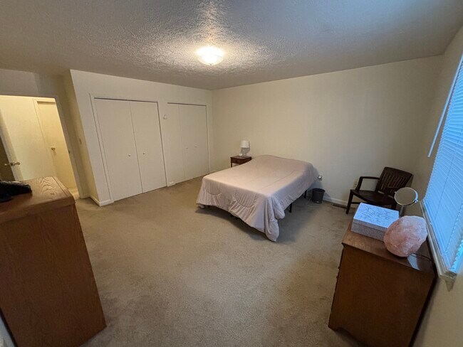 Building Photo - 1110 Madison Ave