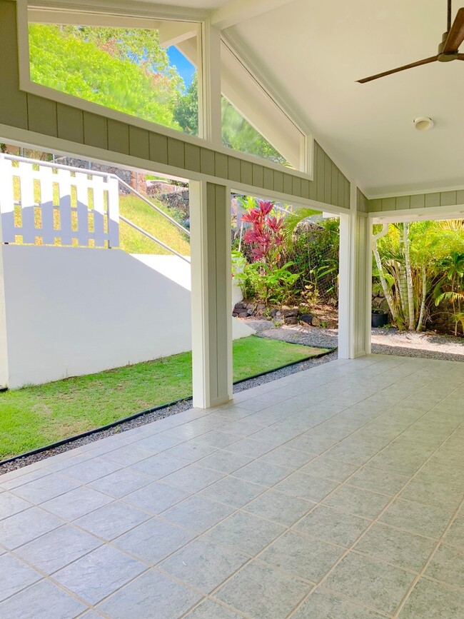 Building Photo - Beautiful Kailua home in Kaelepulu School ...