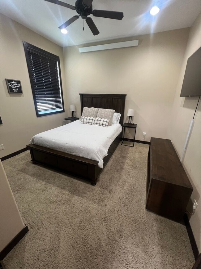 Building Photo - Downtown Condos AirBnb