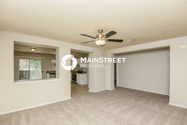 Building Photo - 3 Bedroom Pet-Friendly Home in Fort Worth, TX with Main Street Renewal
