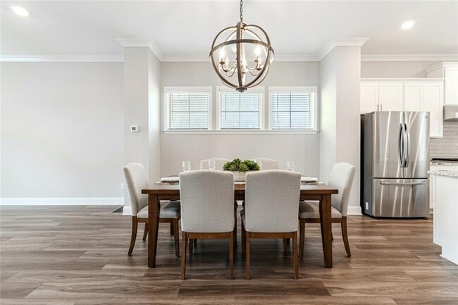 Building Photo - 5051 Pinckney Ln