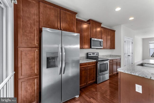 Building Photo - 644 Shore Forest Dr