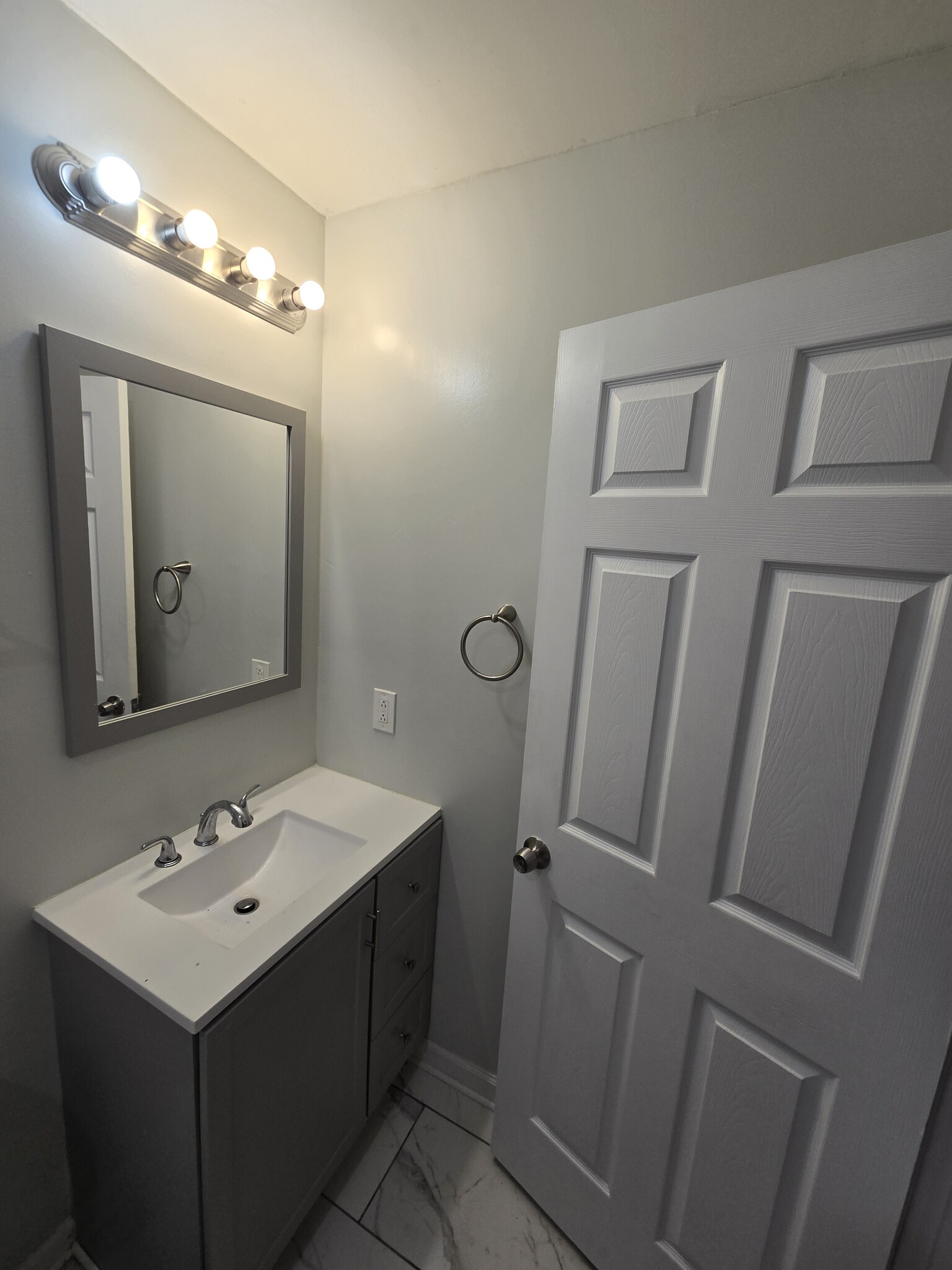 Bathroom - 160 W Seaview Ave