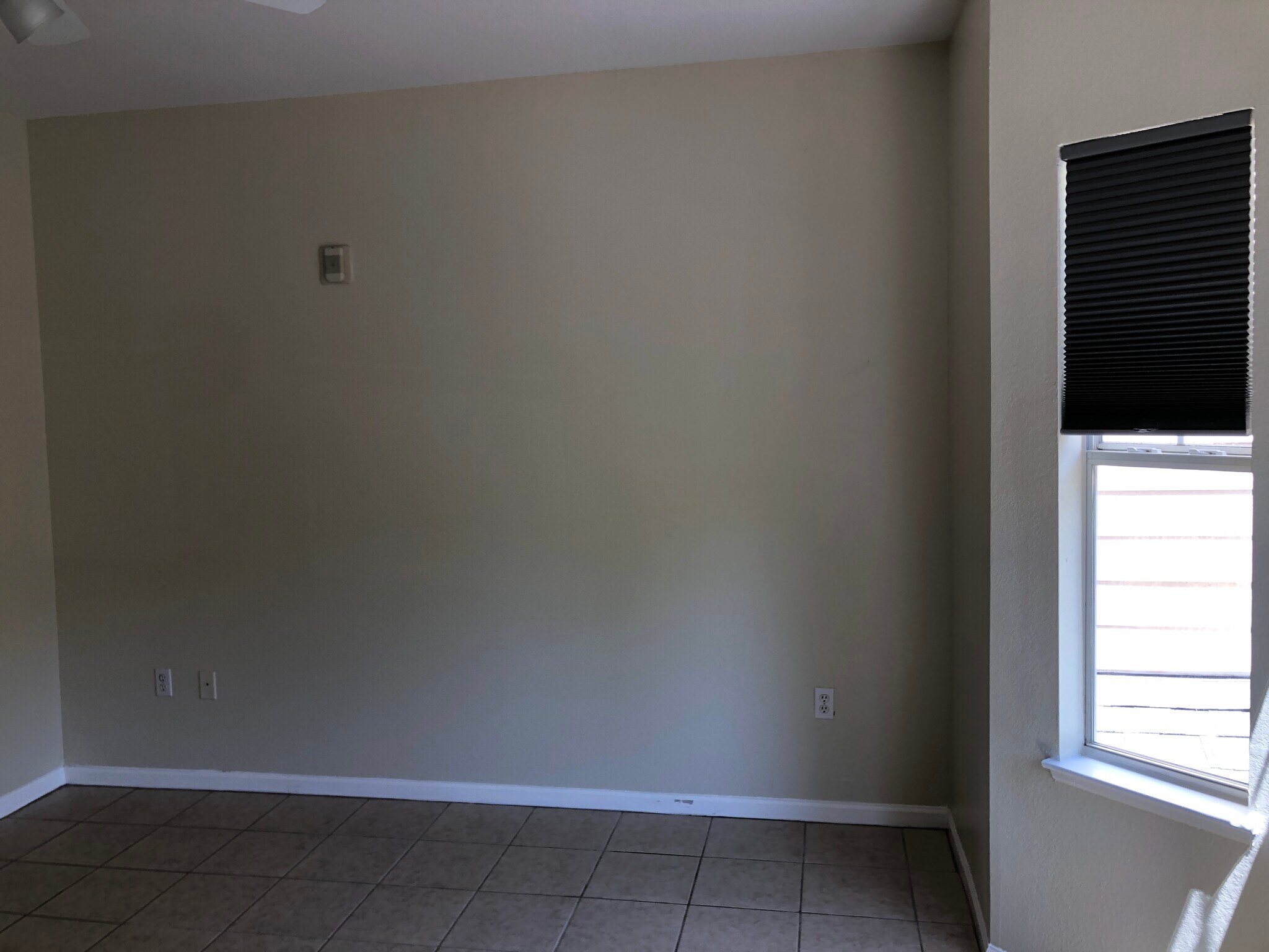 Building Photo - 2801 Chancellorsville Dr