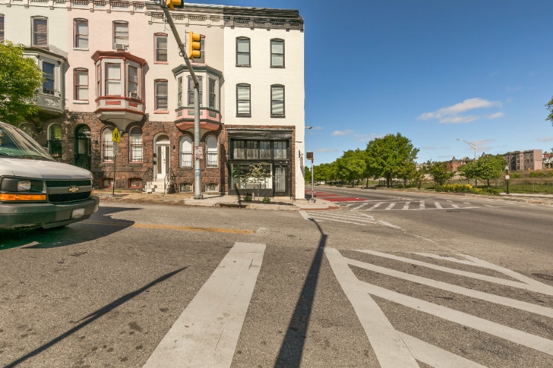 Building Photo - 1758 Park Ave