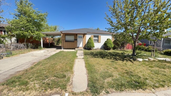Building Photo - 4 Bed / 2.5 Bath Home in Kearns