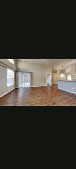 Building Photo - 6805 Waterton Dr