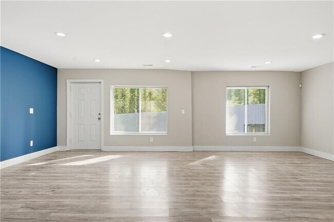 Building Photo - 1735 Carter Cir