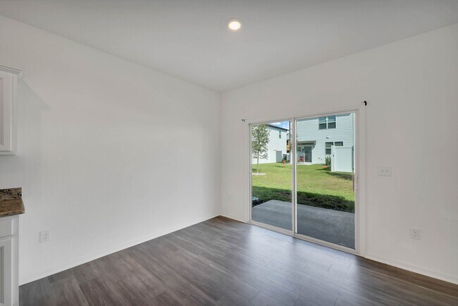 Building Photo - 840 Grandin St