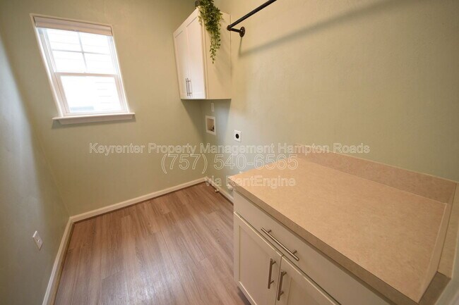 Building Photo - 126 Peck Ln