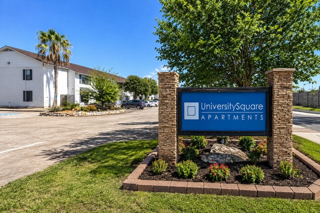 Building Photo - University Square