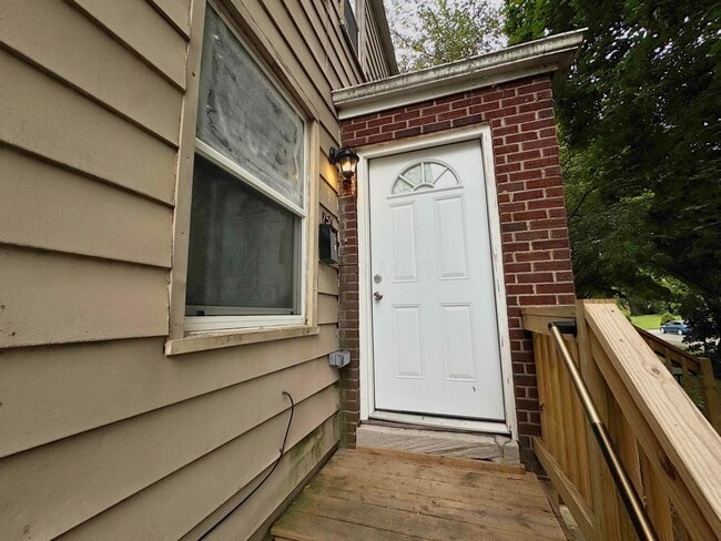 Building Photo - 750 S Harris Ave