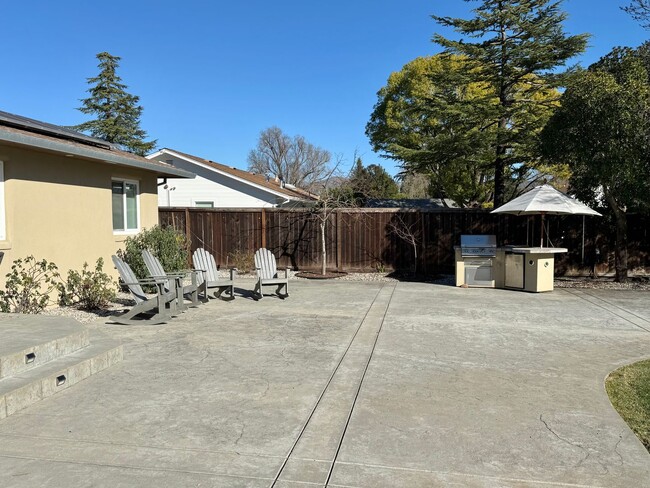 Building Photo - 4 Bedroom, 3 Bath Property in Napa Includi...